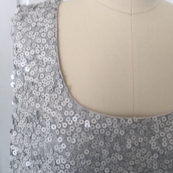 Vince Camuto sequins top. - Picture 4 of 9